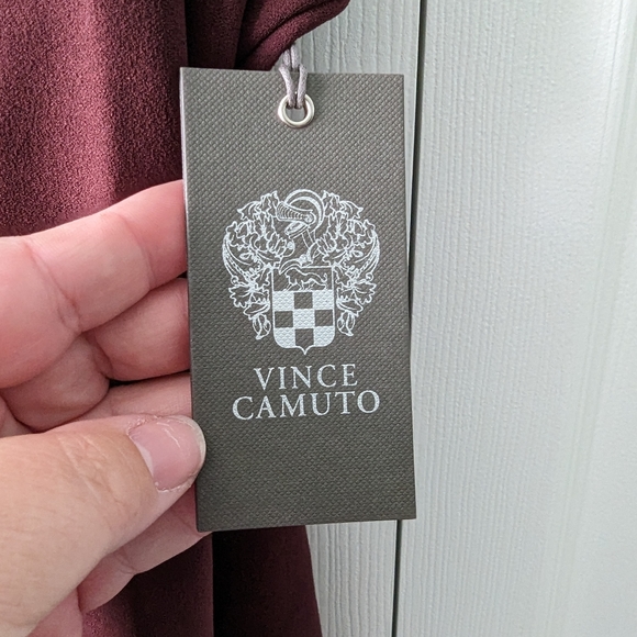 NWT Vince Camuto Asymmetrical Long Sleeve Tunic with side slit Size Small - Picture 4 of 4